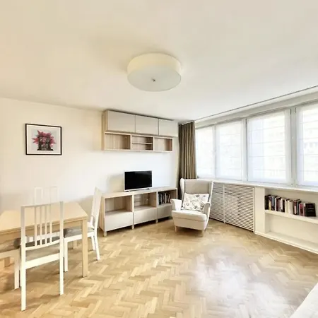 :: Center :: شقة وارسو